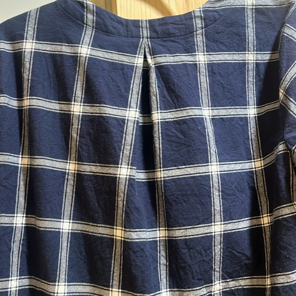 Eddie Bauer ladies navy plaid top size large - Picture 4 of 6